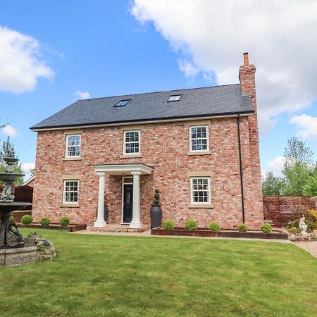 Вилла Moor End Manor Poulton-le-Fylde Экстерьер фото