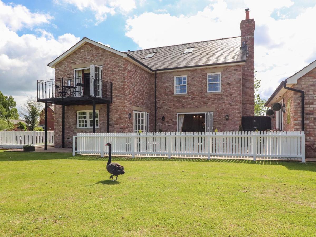 Вилла Moor End Manor Poulton-le-Fylde Экстерьер фото