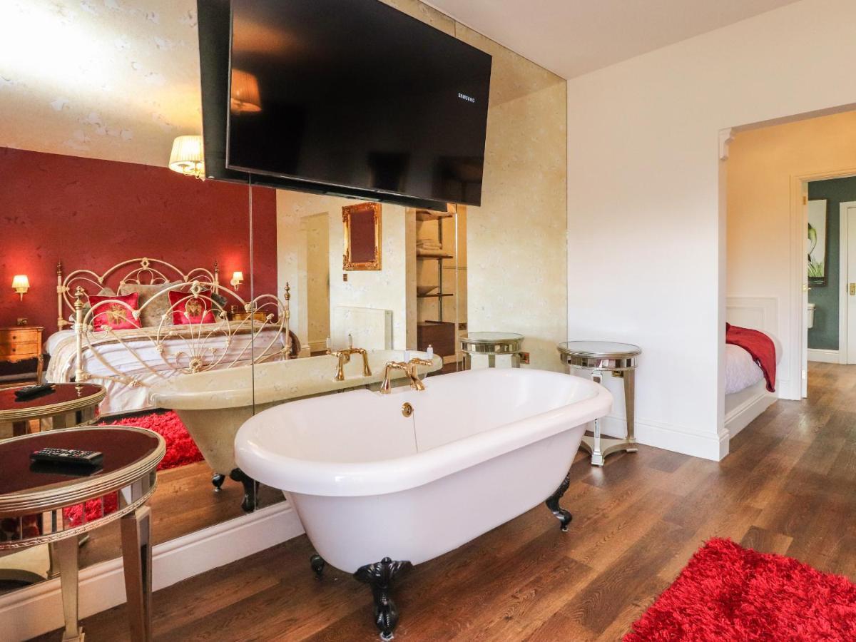 Вилла Moor End Manor Poulton-le-Fylde Экстерьер фото