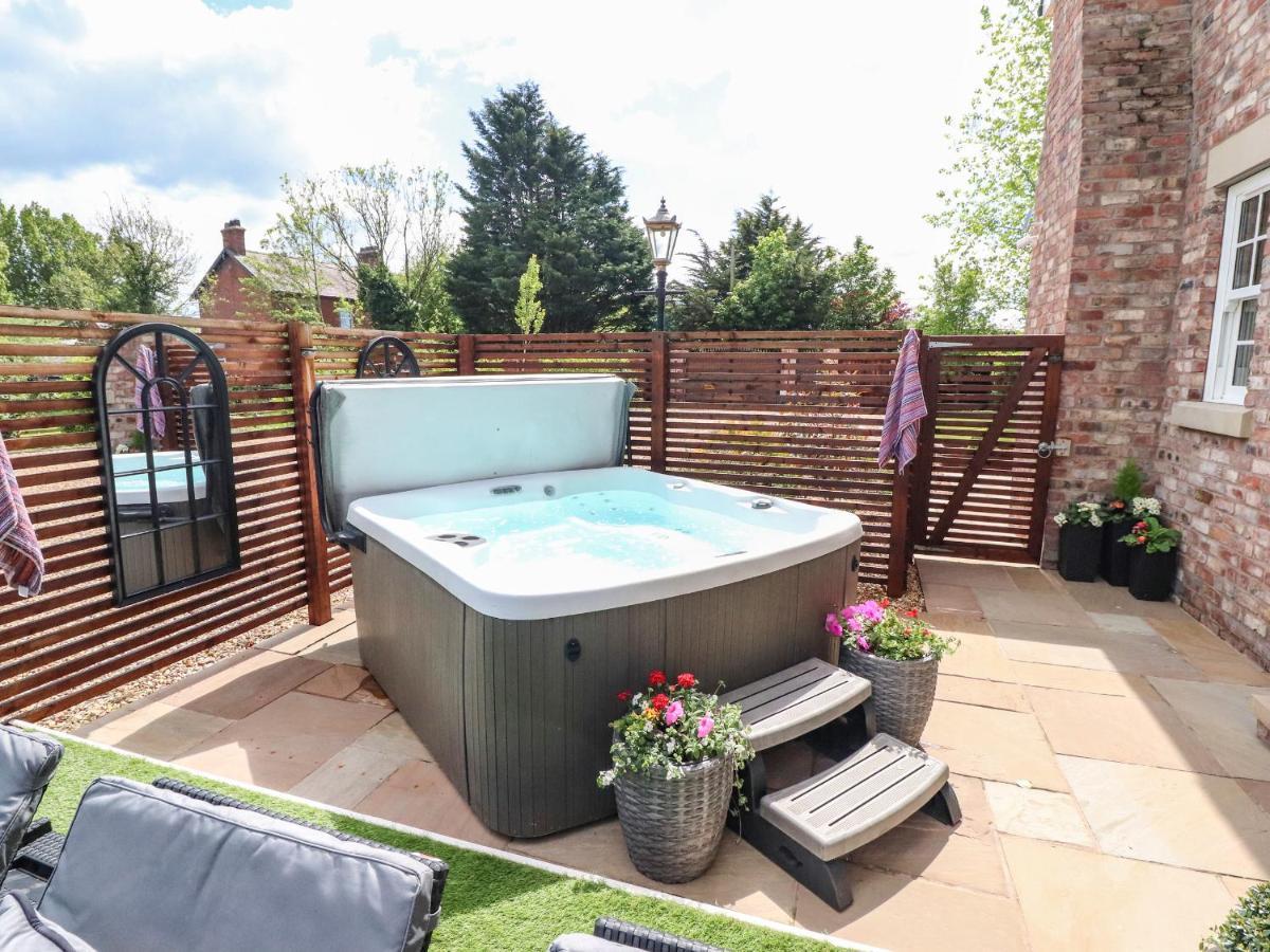 Вилла Moor End Manor Poulton-le-Fylde Экстерьер фото